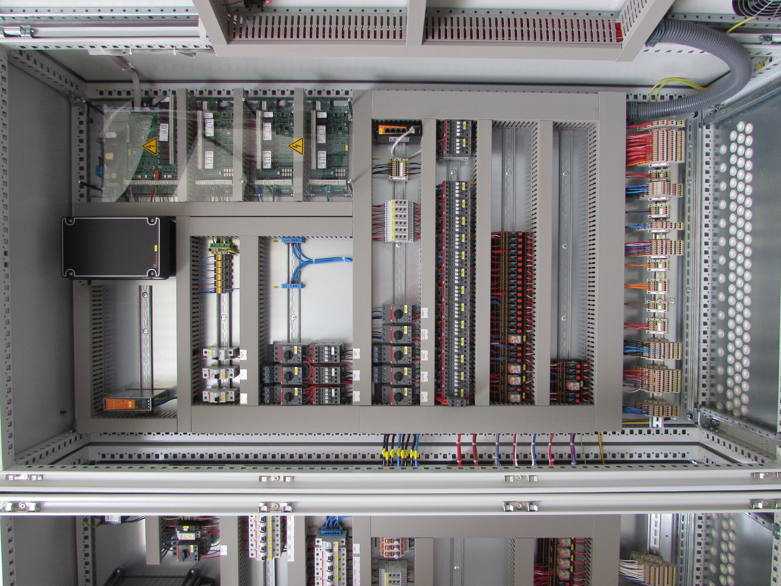 Switch Board laying stable 3/ compartment 2